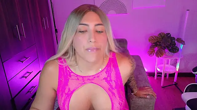 a belladanger online show from April 17, 2026, 2:25 am