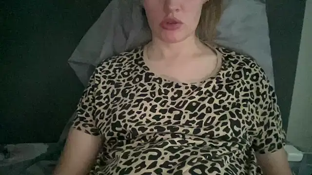 Snapshot of vanessa4you chatting on October 15, 2025, 4:11 am vanessa4you online show from October 15, 2025, 4:11 am
