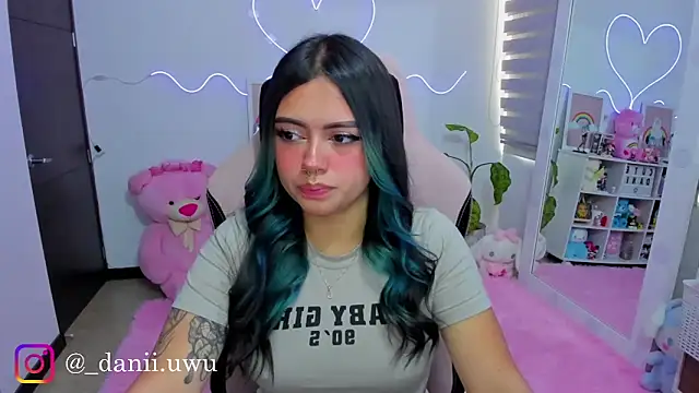 CuteDani  online show from February 27, 2026, 1:33 pm