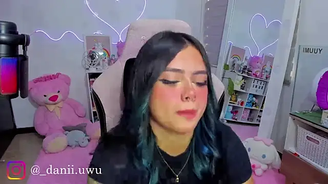 CuteDani  online show from April 22, 2026, 3:52 pm