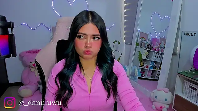 CuteDani  online show from April 24, 2026, 2:41 pm