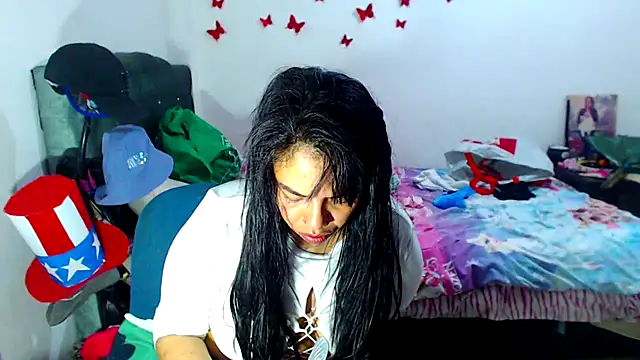 AmaraRoberts420 online show from September 17, 2025, 2:30 pm