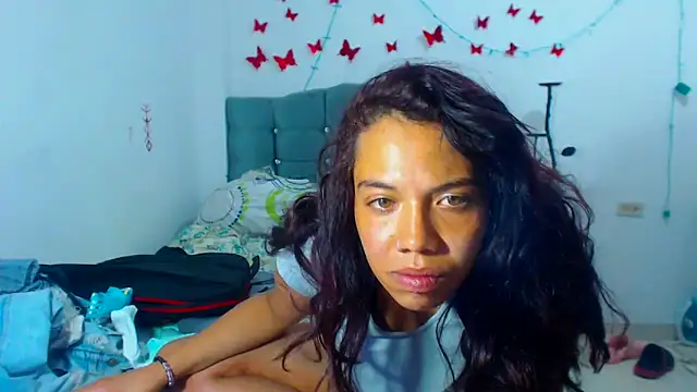 AmaraRoberts420 online show from February 21, 2025, 4:18 am