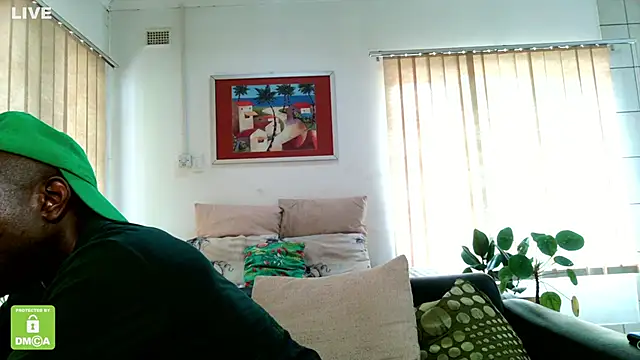 Snapshot of iCrushYenu chatting on December 5, 2024, 8:16 am iCrushYenu online show from December 5, 2024, 8:16 am