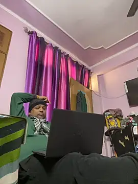 Snapshot of Dick_6inches chatting on November 22, 2025, 5:39 am Dick 6inches online show from November 22, 2025, 5:39 am