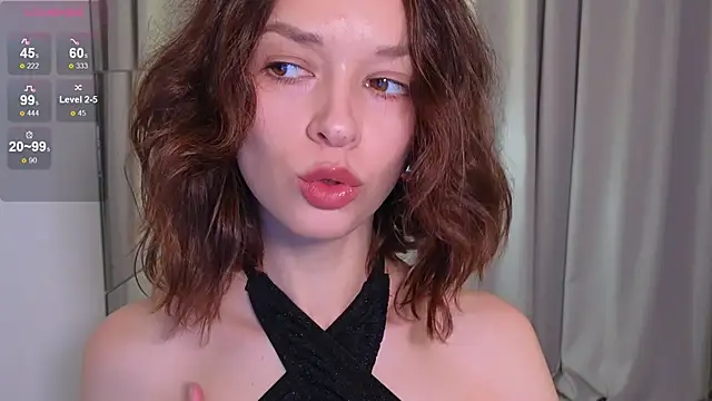 VivianLy  online show from January 23, 2025, 8:04 am