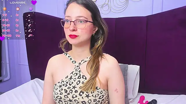 AmbeerWood  online show from March 21, 2025, 11:44 am