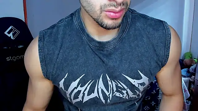 Snapshot of Tommy_Bred chatting on February 20, 2026, 7:05 pm Tommy Bred online show from February 20, 2026, 7:05 pm