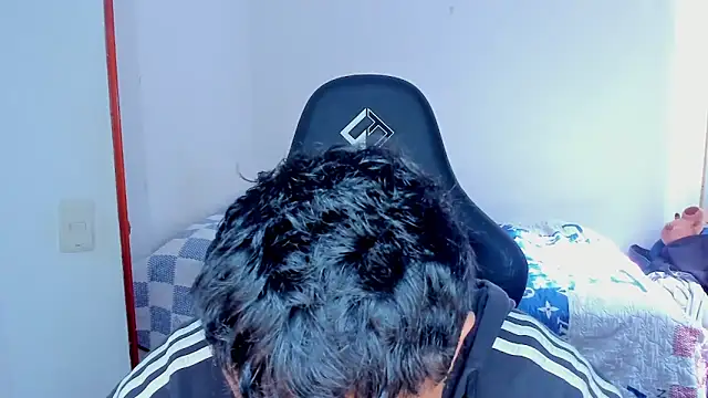 Snapshot of Tommy_Bred chatting on February 25, 2026, 7:14 pm Tommy Bred online show from February 25, 2026, 7:14 pm