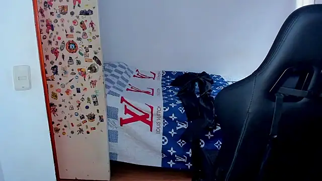 Snapshot of Tommy_Bred chatting on February 21, 2026, 5:48 pm Tommy Bred online show from February 21, 2026, 5:48 pm