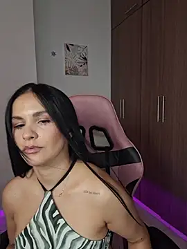 Snapshot of heyshaa chatting on March 16, 2026, 9:28 pm heyshaa online show from March 16, 2026, 9:28 pm
