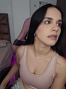 Snapshot of heyshaa chatting on April 6, 2026, 7:48 pm heyshaa online show from April 6, 2026, 7:48 pm