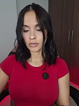 Snapshot of heyshaa chatting on June 4, 2026, 8:02 pm heyshaa online show from June 4, 2026, 8:02 pm