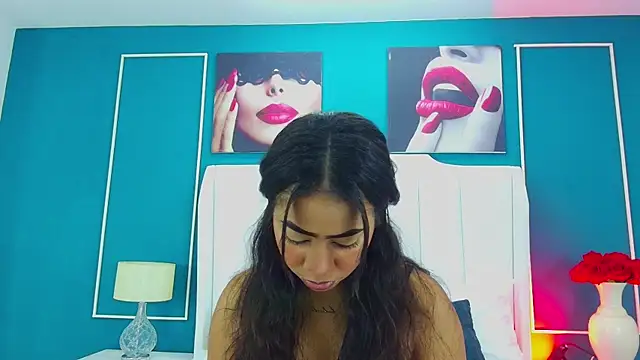 Snapshot of Tyra_Kane chatting on September 21, 2025, 9:53 pm Tyra Kane online show from September 21, 2025, 9:53 pm