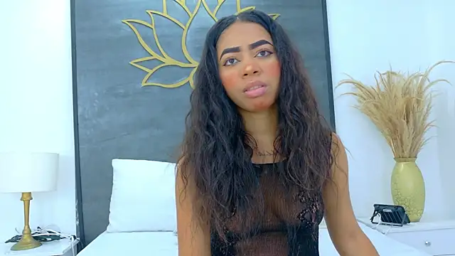 Snapshot of Tyra_Kane chatting on September 17, 2025, 9:50 pm Tyra Kane online show from September 17, 2025, 9:50 pm