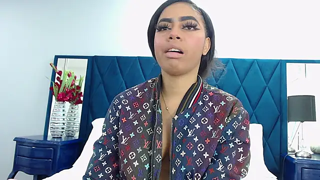 Snapshot of Tyra_Kane chatting on March 7, 2025, 7:41 am Tyra Kane online show from March 7, 2025, 7:41 am