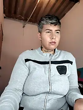 Yessi rousse online show from April 11, 2026, 1:35 am