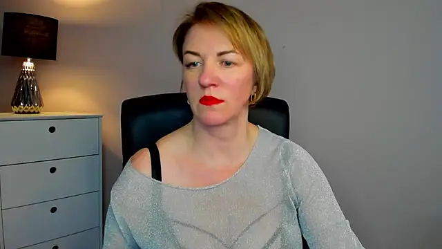 Snapshot of feliziaDesire chatting on February 12, 2025, 2:43 pm feliziaDesire online show from February 12, 2025, 2:43 pm