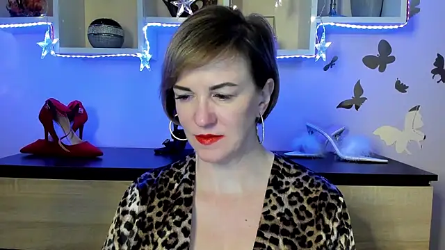 Snapshot of feliziaDesire chatting on March 18, 2025, 2:29 am feliziaDesire online show from March 18, 2025, 2:29 am