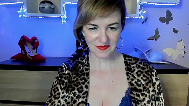 Snapshot of feliziaDesire chatting on March 17, 2025, 11:24 pm feliziaDesire online show from March 17, 2025, 11:24 pm