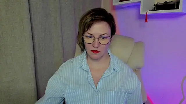 Snapshot of feliziaDesire chatting on May 13, 2026, 2:02 pm feliziaDesire online show from May 13, 2026, 2:02 pm