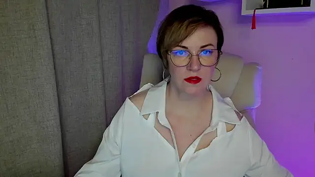 Snapshot of feliziaDesire chatting on June 7, 2026, 6:07 am feliziaDesire online show from June 7, 2026, 6:07 am