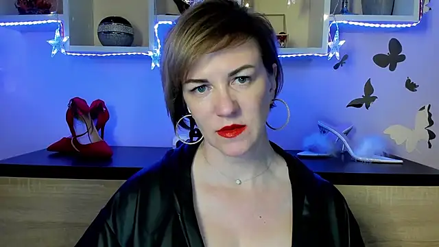 Snapshot of feliziaDesire chatting on March 18, 2025, 9:43 pm feliziaDesire online show from March 18, 2025, 9:43 pm