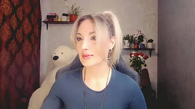 Snapshot of MillaXQueen chatting on March 10, 2025, 9:56 am MillaXQueen online show from March 10, 2025, 9:56 am