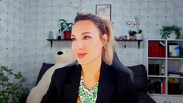 Snapshot of MillaXQueen chatting on October 25, 2025, 3:01 pm MillaXQueen online show from October 25, 2025, 3:01 pm