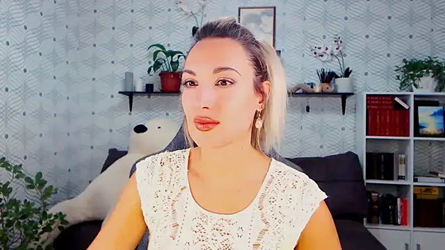 Snapshot of MillaXQueen chatting on October 15, 2025, 2:03 pm MillaXQueen online show from October 15, 2025, 2:03 pm