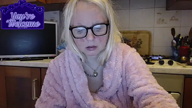 Snapshot of martachatte chatting on February 12, 2026, 8:47 am martachatte online show from February 12, 2026, 8:47 am