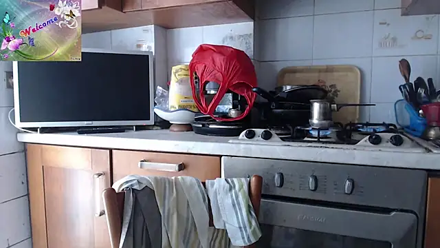 martachatte online show from October 8, 2025, 8:49 am