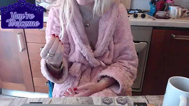 Snapshot of martachatte chatting on February 19, 2026, 9:06 am martachatte online show from February 19, 2026, 9:06 am