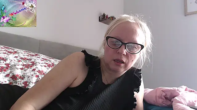 martachatte online show from October 23, 2025, 8:46 am