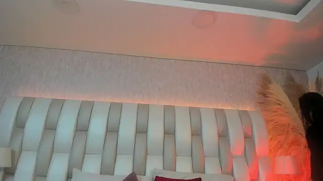 Rebeca jones online show from April 2, 2026, 12:01 pm