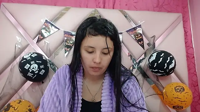 nathaly low1 online show from October 24, 2025, 3:05 am