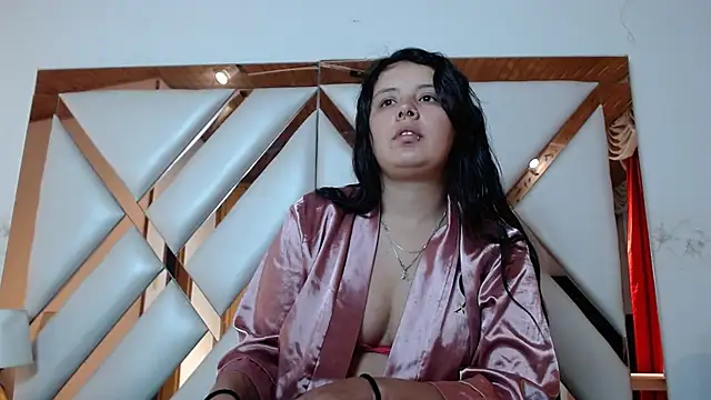 Snapshot of nathaly_low1 chatting on February 9, 2026, 12:47 pm nathaly low1 online show from February 9, 2026, 12:47 pm