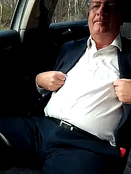 stiffandlubedxh online show from September 22, 2025, 9:54 pm