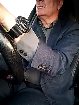 stiffandlubedxh online show from March 29, 2026, 8:43 pm