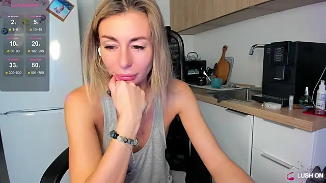 Snapshot of DannaEvan chatting on September 27, 2025, 2:18 am DannaEvan online show from September 27, 2025, 2:18 am