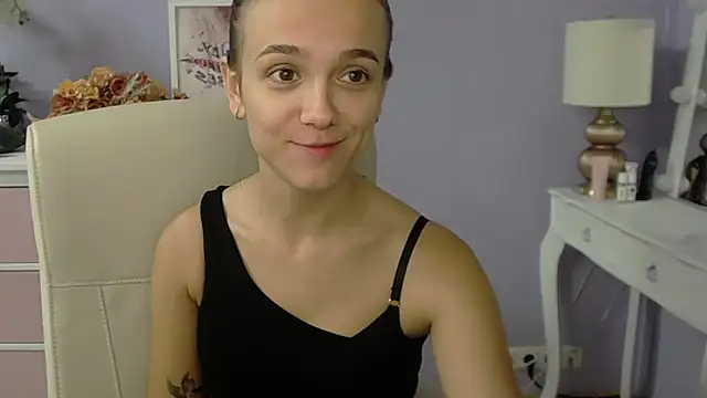 Snapshot of dirtyxEmily chatting on October 7, 2025, 6:47 am dirtyxEmily online show from October 7, 2025, 6:47 am