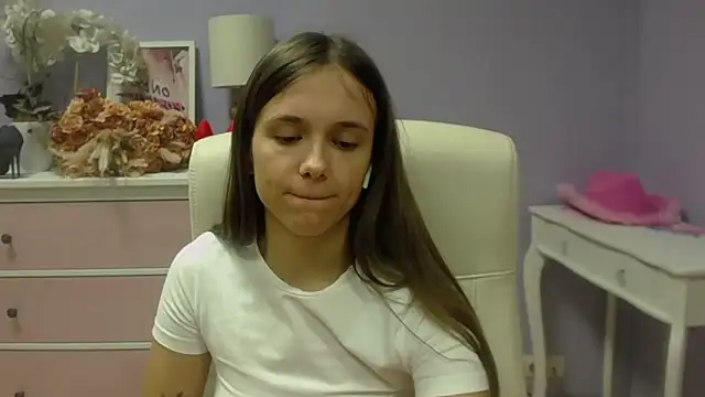 Snapshot of dirtyxEmily chatting on March 10, 2025, 11:01 am dirtyxEmily online show from March 10, 2025, 11:01 am