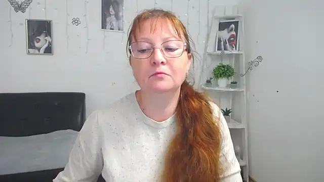 Snapshot of VanessaHotts chatting on October 4, 2025, 5:09 am VanessaHotts online show from October 4, 2025, 5:09 am