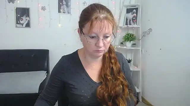 Snapshot of VanessaHotts chatting on September 15, 2025, 4:57 am VanessaHotts online show from September 15, 2025, 4:57 am
