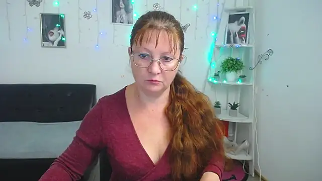 Snapshot of VanessaHotts chatting on September 27, 2025, 5:02 am VanessaHotts online show from September 27, 2025, 5:02 am