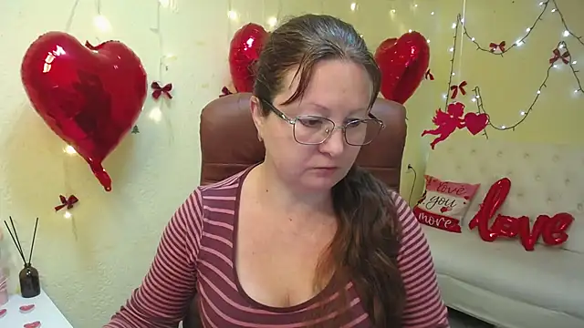 VanessaHotts online show from February 6, 2026, 8:43 am