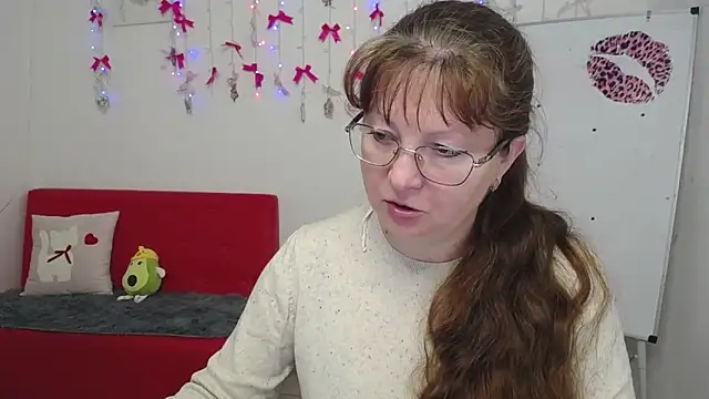 Snapshot of VanessaHotts chatting on April 22, 2026, 5:14 am VanessaHotts online show from April 22, 2026, 5:14 am