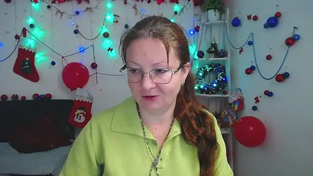 VanessaHotts online show from December 17, 2025, 6:07 am