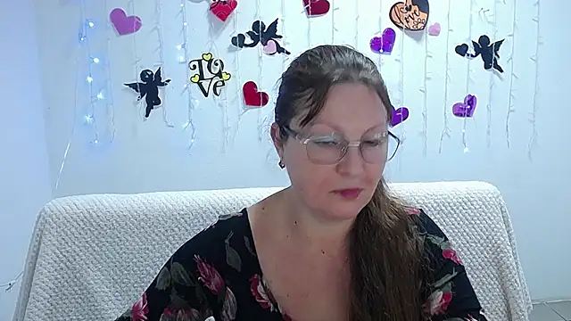 Snapshot of VanessaHotts chatting on February 21, 2025, 3:10 pm VanessaHotts online show from February 21, 2025, 3:10 pm