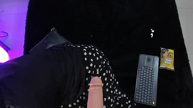 Snapshot of JulietaAlves chatting on January 8, 2026, 11:16 am JulietaAlves online show from January 8, 2026, 11:16 am